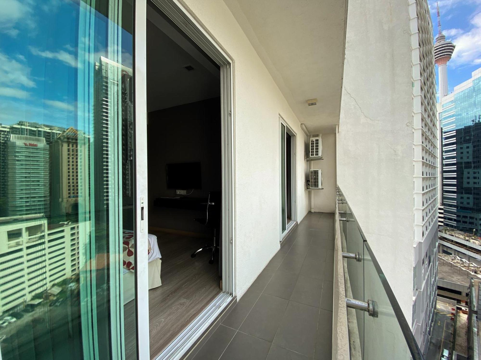 Ramada Suites By Wyndham Kuala Lumpur City Centre Esterno foto