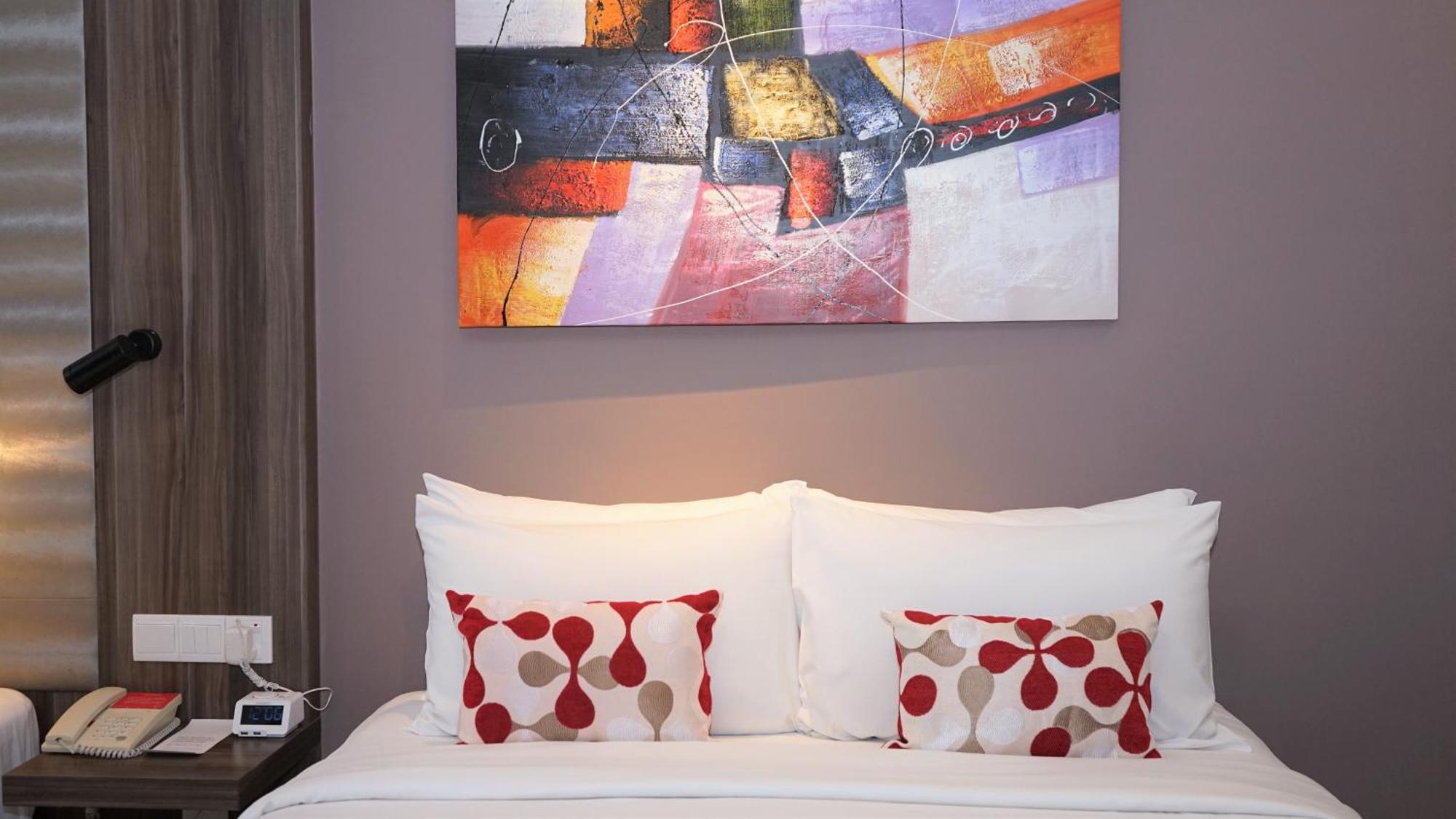 Ramada Suites By Wyndham Kuala Lumpur City Centre Esterno foto
