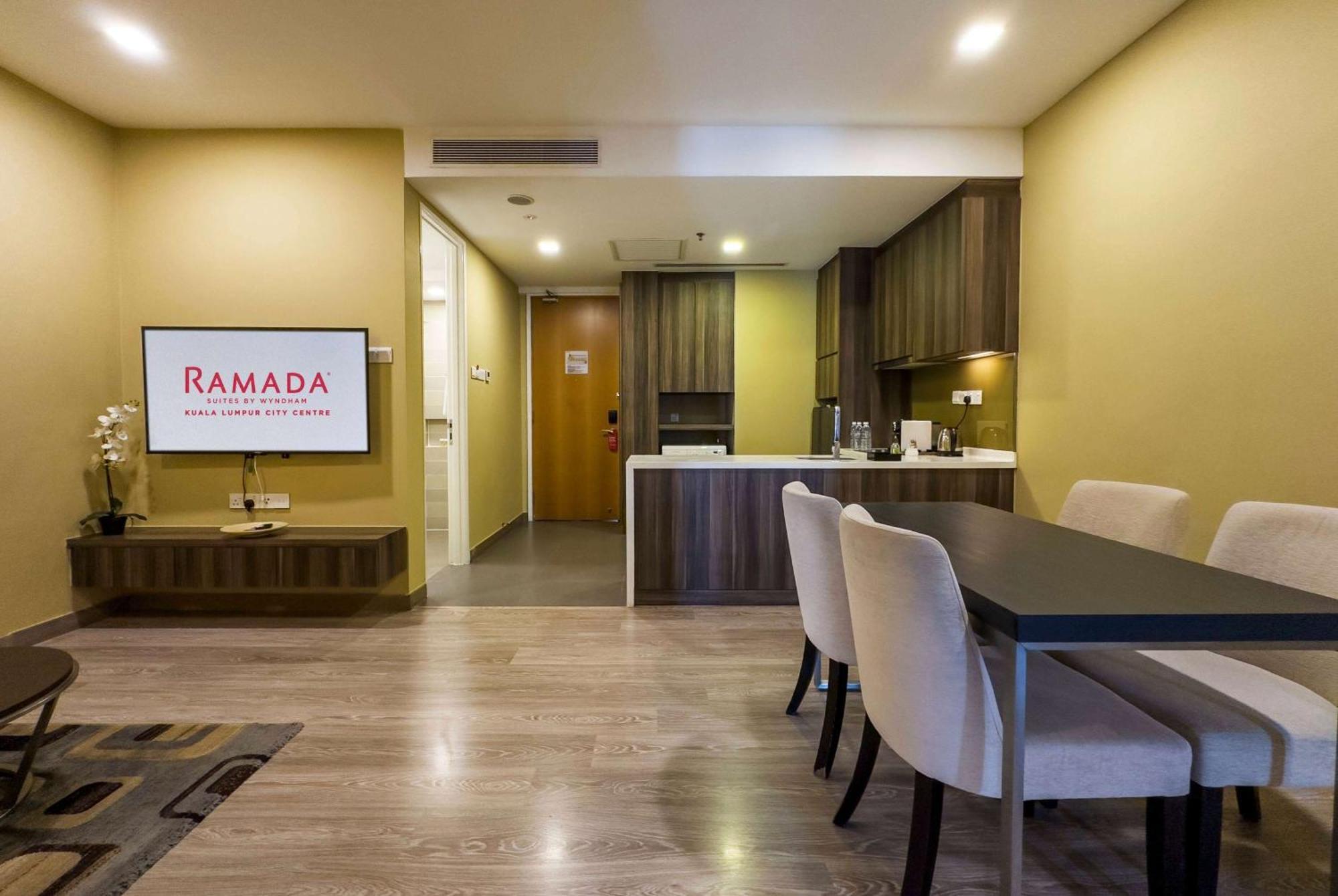 Ramada Suites By Wyndham Kuala Lumpur City Centre Esterno foto